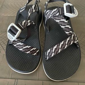 Chaco sandals. Size 5 on shoe but fit my 7.5 feet.
